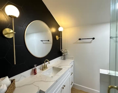 502 Dark Street - Photo Thumbnail 13