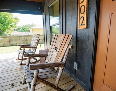 502 Dark Street - Photo Thumbnail 22
