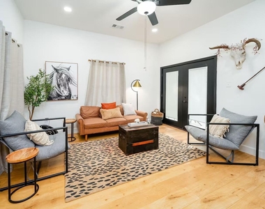 502 Dark Street - Photo Thumbnail 1