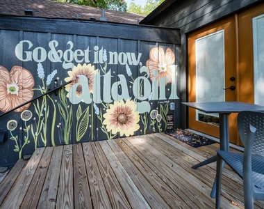 502 Dark Street - Photo Thumbnail 18