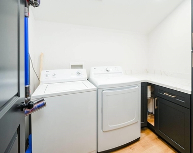 502 Dark Street - Photo Thumbnail 17