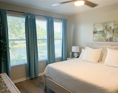 10139 Colonial Country Club Boulevard - Photo Thumbnail 7