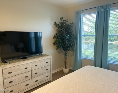 10139 Colonial Country Club Boulevard - Photo Thumbnail 8