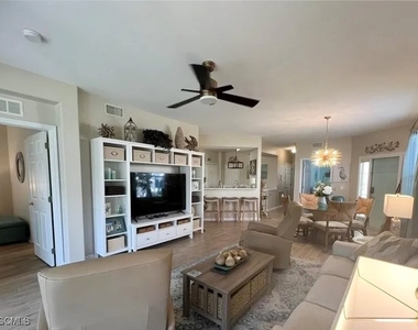 10139 Colonial Country Club Boulevard - Photo Thumbnail 6