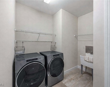 6767 Pennyroyal Drive - Photo Thumbnail 27