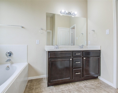 8710 Austin Thomas Drive - Photo Thumbnail 25
