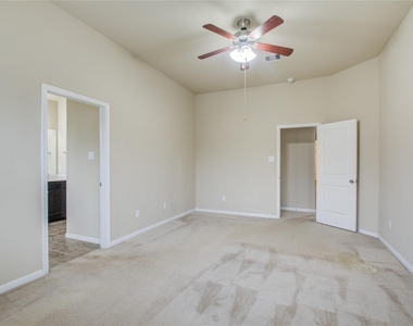 8710 Austin Thomas Drive - Photo Thumbnail 16