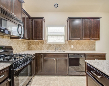 8710 Austin Thomas Drive - Photo Thumbnail 4