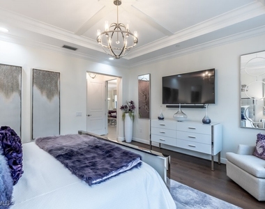 16382 Viansa Way - Photo Thumbnail 7