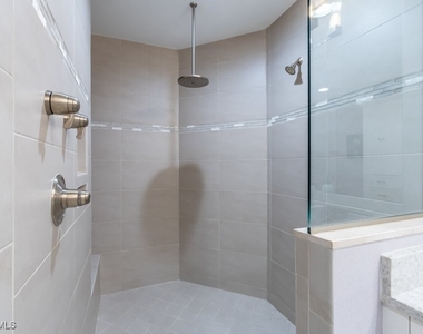 16382 Viansa Way - Photo Thumbnail 9