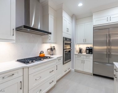 16382 Viansa Way - Photo Thumbnail 3
