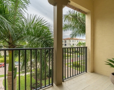 16382 Viansa Way - Photo Thumbnail 15