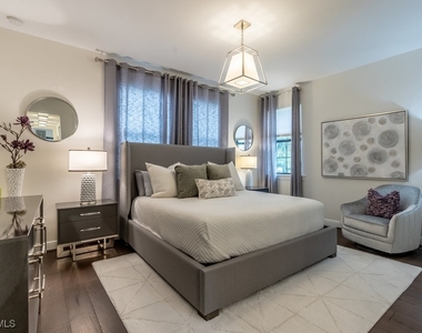 16382 Viansa Way - Photo Thumbnail 12