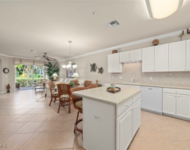 9601 Spanish Moss Way - Photo Thumbnail 14