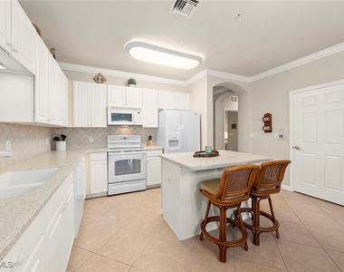 9601 Spanish Moss Way - Photo Thumbnail 4