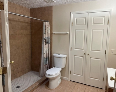 302 Somerset Road - Photo Thumbnail 12