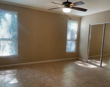 302 Somerset Road - Photo Thumbnail 13