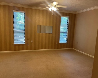 302 Somerset Road - Photo Thumbnail 10