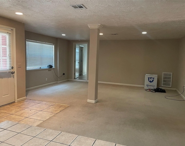302 Somerset Road - Photo Thumbnail 7