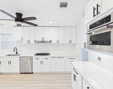 7610 Hopewell Lane - Photo Thumbnail 8