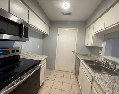 12607 Ashford Meadow Drive - Photo Thumbnail 3