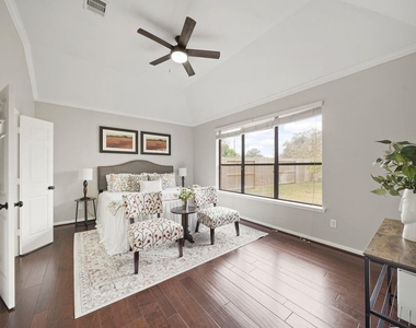 714 Coggins Point Way - Photo Thumbnail 14