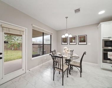 714 Coggins Point Way - Photo Thumbnail 11
