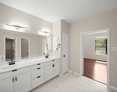 714 Coggins Point Way - Photo Thumbnail 16