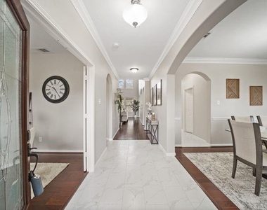 714 Coggins Point Way - Photo Thumbnail 6