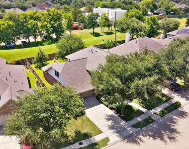 714 Coggins Point Way - Photo Thumbnail 1