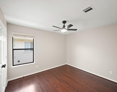 714 Coggins Point Way - Photo Thumbnail 23