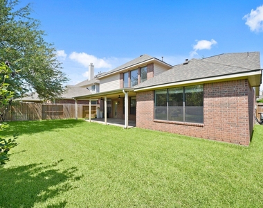 714 Coggins Point Way - Photo Thumbnail 30