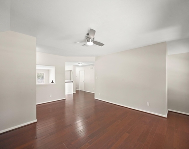 714 Coggins Point Way - Photo Thumbnail 25
