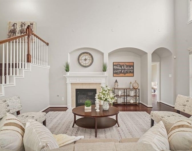 714 Coggins Point Way - Photo Thumbnail 13