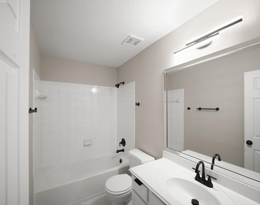 714 Coggins Point Way - Photo Thumbnail 24