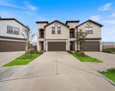 2019 Olivos Street - Photo Thumbnail 1