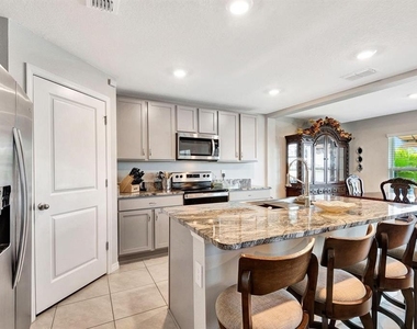 2942 Rock Sound Street - Photo Thumbnail 15