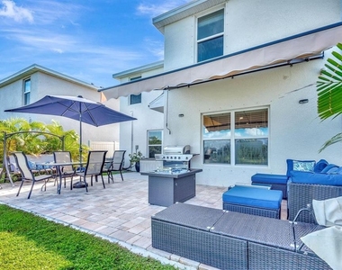 2942 Rock Sound Street - Photo Thumbnail 33