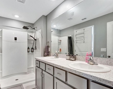 2942 Rock Sound Street - Photo Thumbnail 29