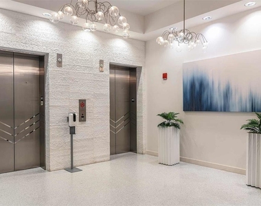 413 E Pine Street - Photo Thumbnail 2