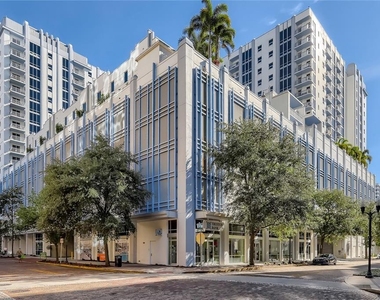 413 E Pine Street - Photo Thumbnail 19