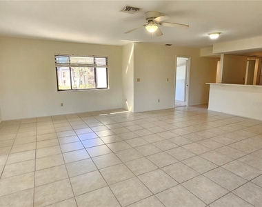 812 Capri Isles Boulevard - Photo Thumbnail 7