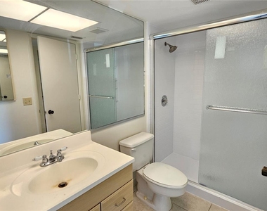 812 Capri Isles Boulevard - Photo Thumbnail 27