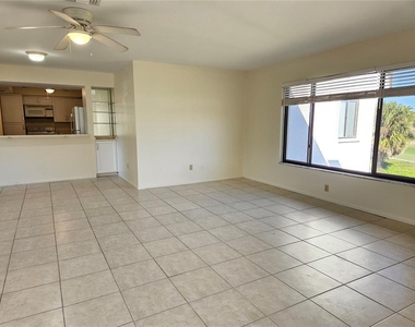 812 Capri Isles Boulevard - Photo Thumbnail 6