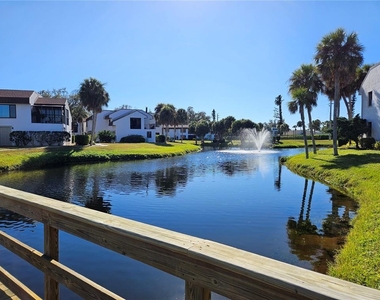 812 Capri Isles Boulevard - Photo Thumbnail 34
