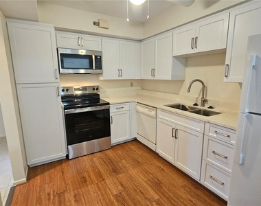 812 Capri Isles Boulevard - Photo Thumbnail 40