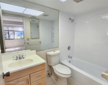 812 Capri Isles Boulevard - Photo Thumbnail 23