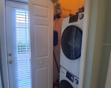 216 Berry Street - Photo Thumbnail 47