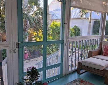 216 Berry Street - Photo Thumbnail 51