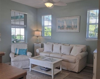 216 Berry Street - Photo Thumbnail 32